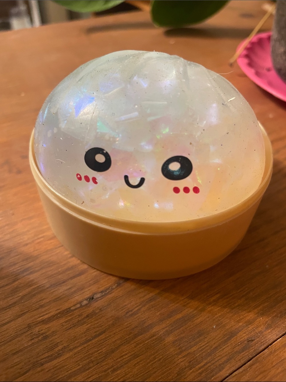 Viral Squishy Sparkly Clear Bun 
Fidget Fun! 
Dumpling 1 PC